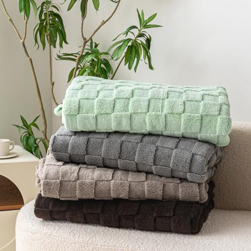 COOVA Premium Fleece Queen Size Blanket - Cozy Sherpa Blanket 3D Jacquard, Soft Fuzzy Fluffy Lightweight Warm Bed Blanket, Gift for Women,Couch,Bed,Sofa,Chair,Camping,Travel.(Taupe 90"x90")