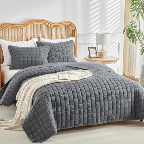 WARMDERN Waffle Weave Quilt Set Queen Size, Soft Lightweight Summer Classic Checkered Quilt Grey Bedding Bedspread Coverlet for All Seasons, Includes 1 Quilt (90" x 96") + 2 Pillow Shams (20" x 26")