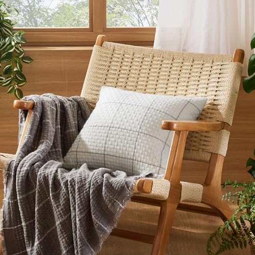 Bedsure Throw Pillow Covers 18x18 Inch - Pack of 2 White Luxury Soft Cozy, Decorative Pillow Covers, Woven Pillow Cover Plaid Jacquard, Home Decor for Sofa Couch Bed