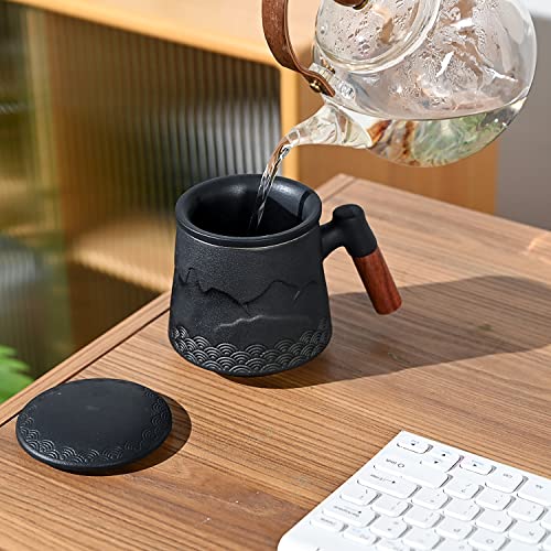 NCQIXIAO Tea Cup with Infuser and Lid, Gradual Mountain and Spray Tea Mug Cups with Infuser, Wood Handle Ceramic Coffee Mug with Lid Tea 430ml/14.50 OZ (Black)