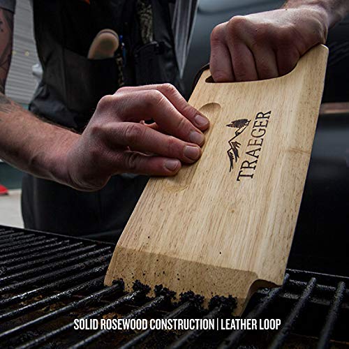 Traeger Grills BAC454 Wooden Grill Scraper – Solid Hardwood Grill Grate Cleaner, Compatible with Pro Series, Ironwood, and Timberline Grills, Safe Bristle-Free Grill Cleaning Accessory