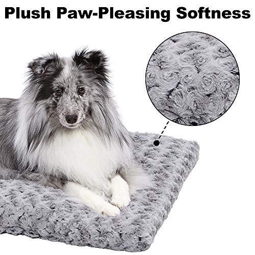 MidWest Homes for Pets Deluxe Dog Beds Super Plush Dog & Cat Beds Ideal for Dog Crates Machine Wash & Dryer Friendly, 1-Year Warranty, Gray, 24-Inch