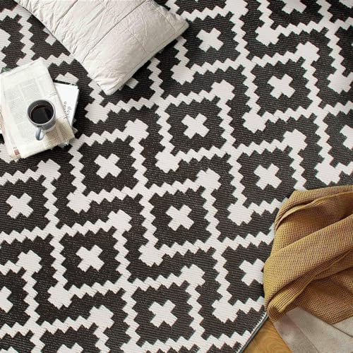 Rugshop Maui Contemporary Geometric Reversible Crease-Free Waterproof Premium Recycled Plastic Outdoor Rugs for Patio,Backyard,RV,Deck,Picnic,Trailer,Beach,Camping Black 3' x 5'