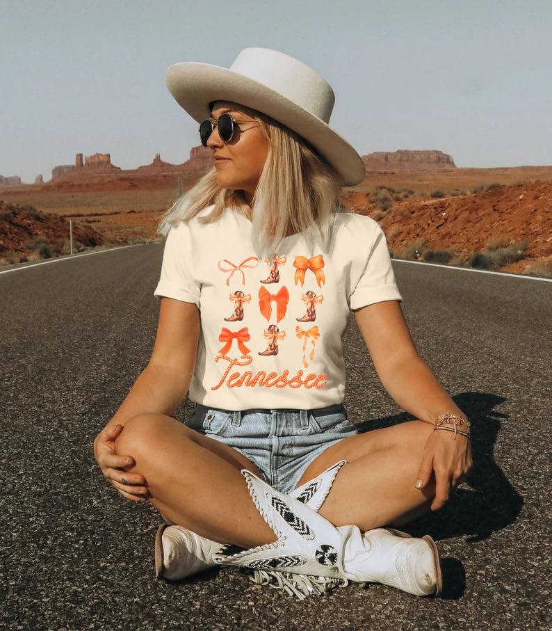 Cowgirl Shirt Women Oversized Western Country Music Shirts Rodeo Graphic Tees Tops Casual Vacation Crew Neck Pullover Apricot