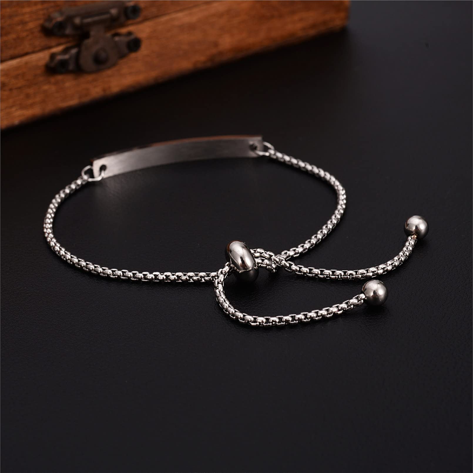 SOUSYOKYO Mama Mama Bracelet, Best Mama Ever Gifts for Women, Steel Bracelet Jewelry for Mama as Birthday Mother's Day Gifts, Love Mama Present Stuff