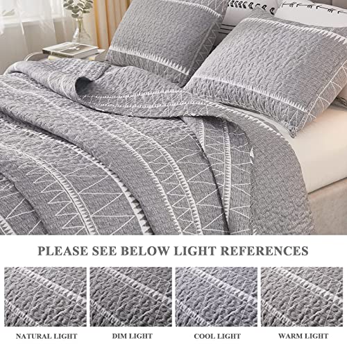 Andency Sage Green Quilt Set King (106x96 Inch), 3 Pieces(1 Striped Triangle Printed Quilt and 2 Pillowcases), Bohemian Summer Lightweight Reversible Microfiber Bedspread Coverlet Sets