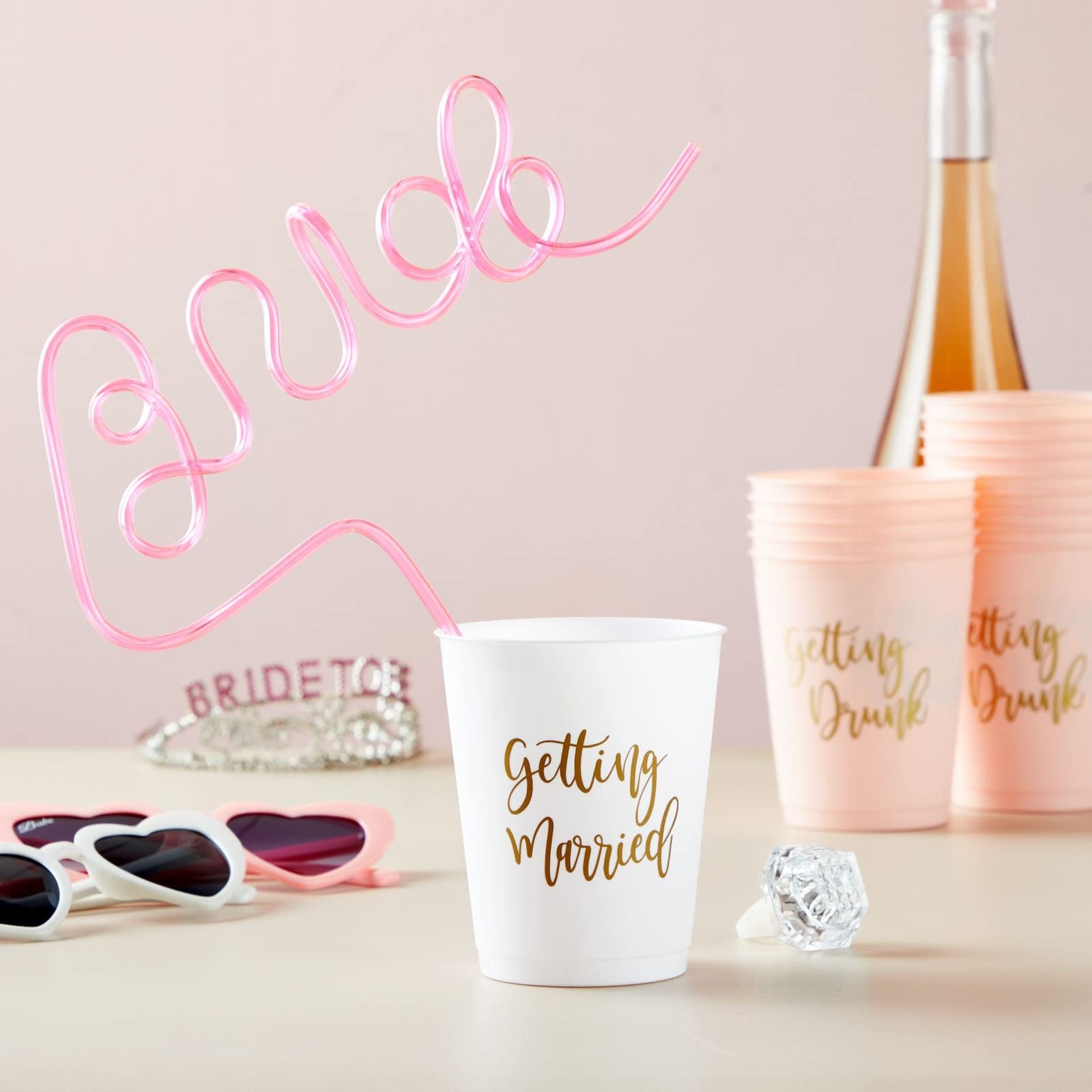 Sparkle and Bash 15 Pack Reusable Bachelorette Party Cups, 16 Oz, Plastic Tumblers for Bridal Shower or Getting Married, White and Pink