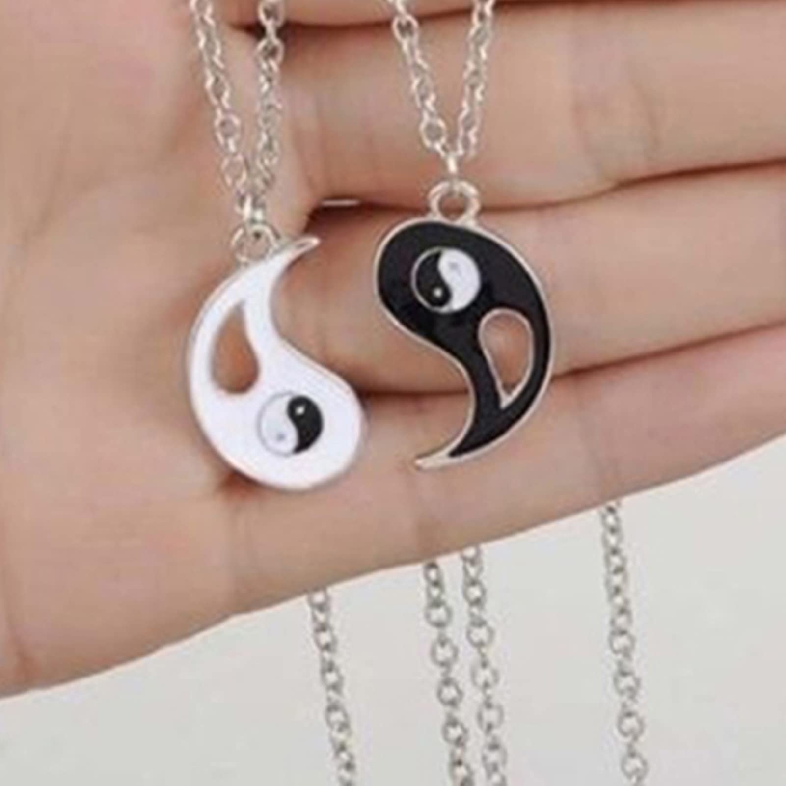 Best Friend Necklaces 2pcs Matching Yin Yang Necklaces Yin Yang Puzzle Pendant Necklces for Bff Friendship Relationship Boys Girls Best Friends Lovers and Couples Valentines Day Gift White&Black