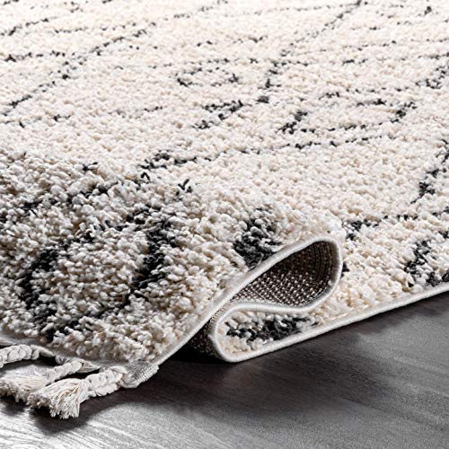 nuLOOM Nieves Moroccan Diamond Tassel Area Rug, 8' Round, Off-white