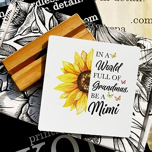 Grandma Gift Country in a World Full of Grandmas Be a Mimi Wooden Plaque Sign Desk Decor Rustic Sunflower Mimi Quote Desk Sign Decor for Home Bedroom 4 x 4 inches