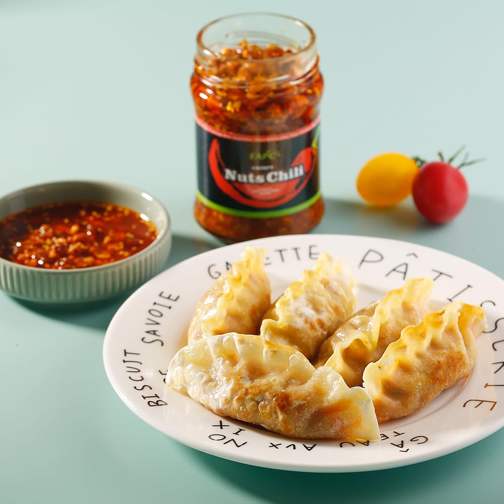 EAPC Crispy Nuts Chili Oil, Extra Crunchy Nuts Chili Sauce with Peanuts, Sunflower Seeds, Sesame, Chili Crisp Oil Sauce, Ready to Eat and Use as Sauce, Condiment,190g/6.7oz