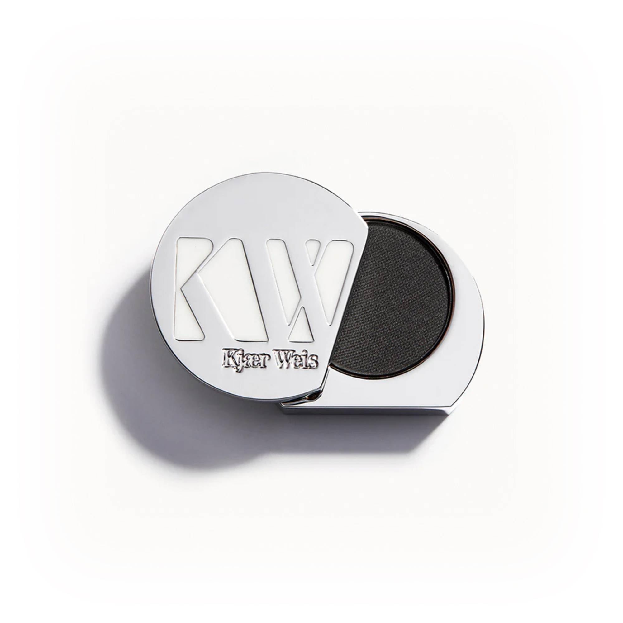 Kjaer Weis Powder Eye Shadow. Highly Pigmented Black Eyeshadow with Organic Ingredients. Ultra Blendable Eye Shadow for Long Lasting Eye Makeup. Cruelty Free Clean Makeup - Onyx