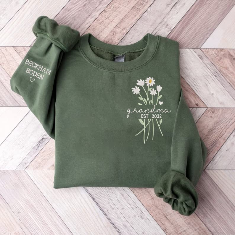 NAZENTI Personalized grandma sweatshirt, flower grandma sweatshirts for women, embroirded sweatshirts, gifts for grandma, gigi gifts for grandma