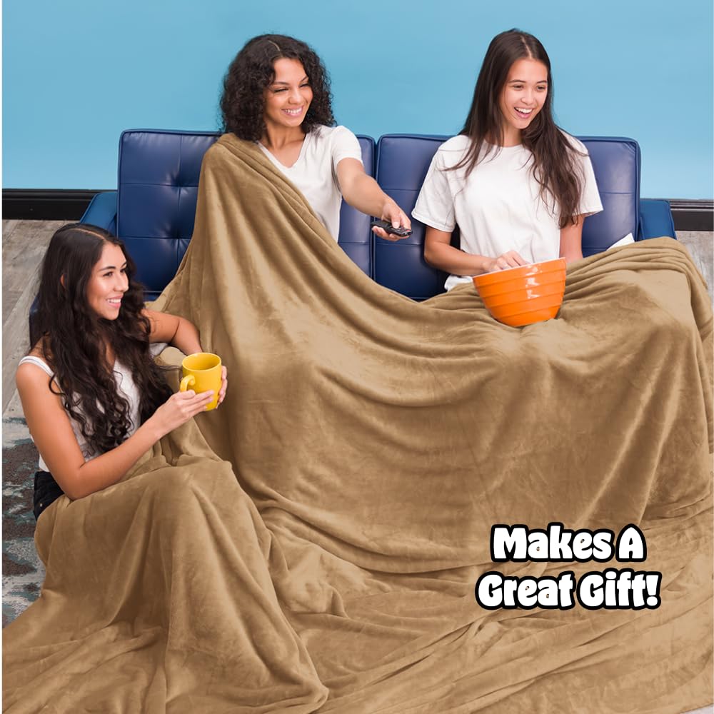 THE COMFY Dream Big Blanket | Microfiber Fleece Giant Throw Blanket from Shark Tank, Oversized Blanket 8' by 8' Extra Large Family Fleece Blanket Throw