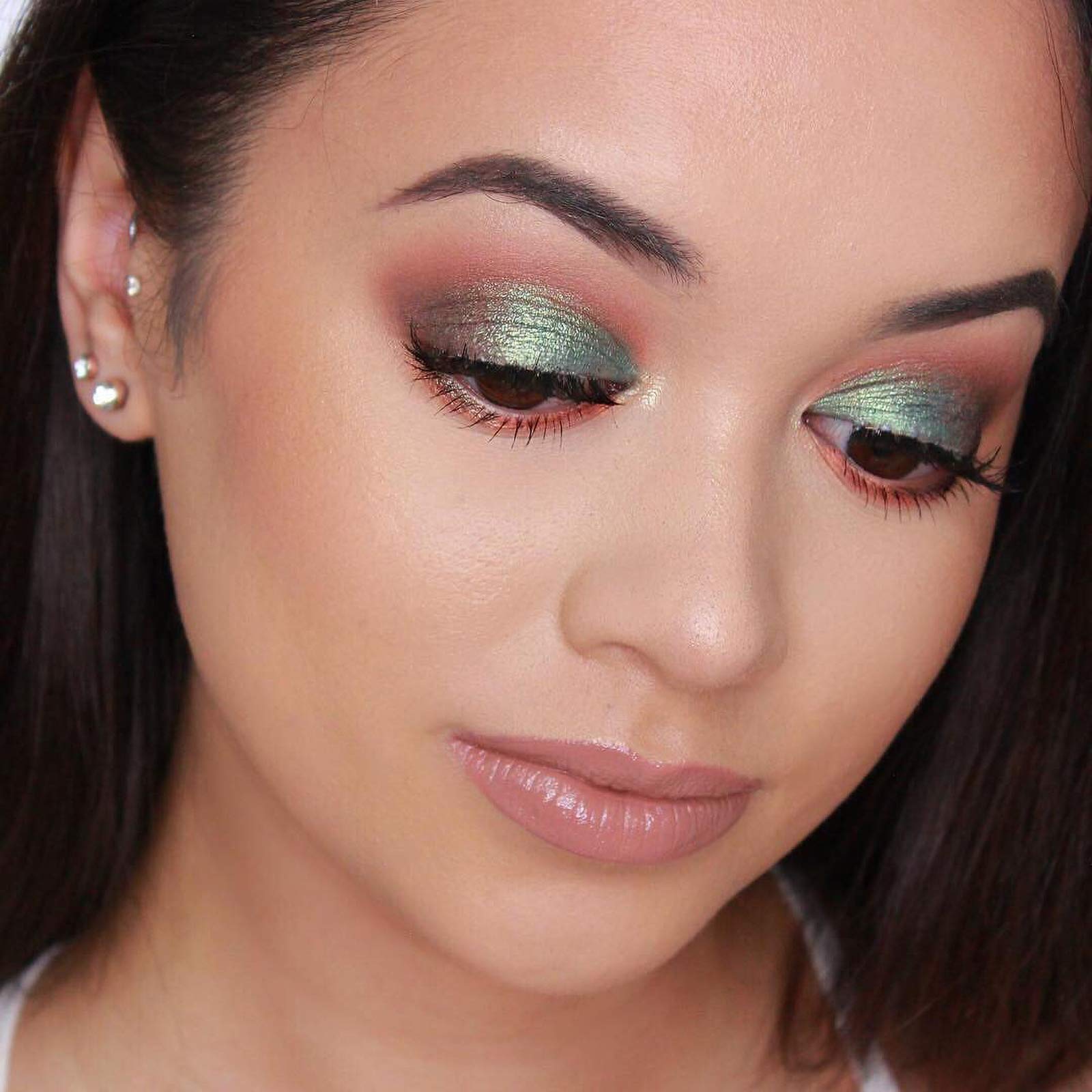 Klara Cosmetics 24 Shades Eyeshadow Palette -Festive Luxury Vibrant Bold Full-Color Pigment Long Lasting Matte Shimmer Eye shadow Palette (Bondi)