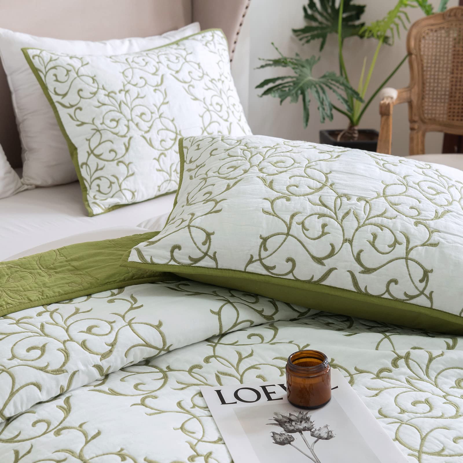 mixinni Reversible 3-Piece Green Embroidery Pattern Elegant Cotton Quilt Set with Embroidered Decorative Shams Soft Bedspread&Coverlet Set-King Size