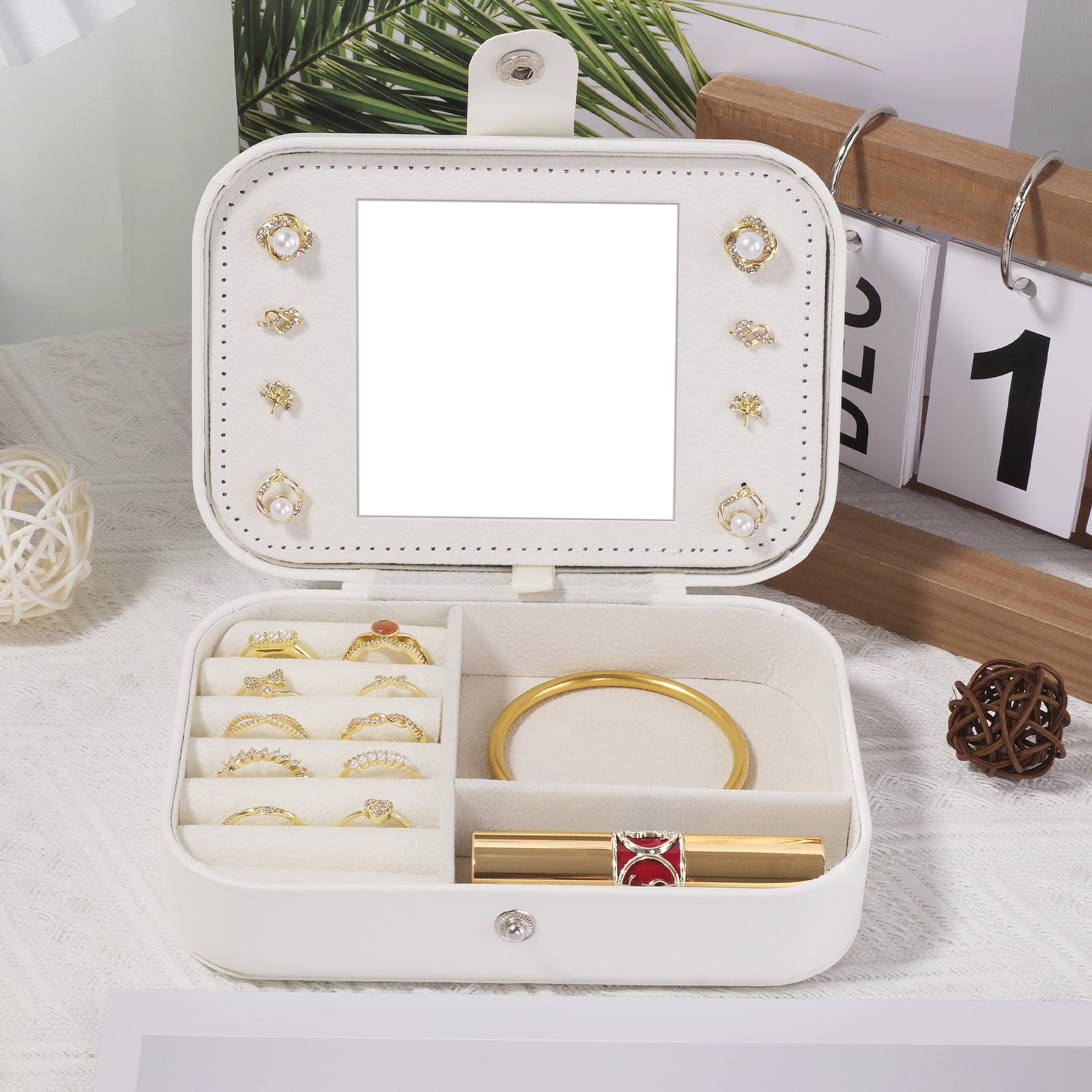 Travel Jewelry Case For Girls Jewelry Box Portable Jewelry Storage Jewelry Organizer Gift For Women Mom Daughter Friends Female Bridesmaids Teen Girls Birthday Mother Day - Initial Jewelry Box (M)