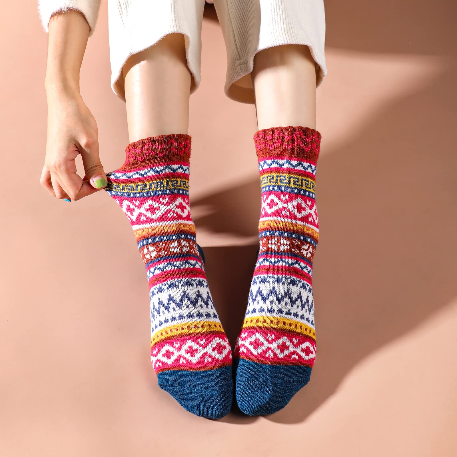 Wool Socks for Women - 5 Pairs Women Warm Wool Socks Thick Knit Vintage Winter Cozy Crew Socks Gifts