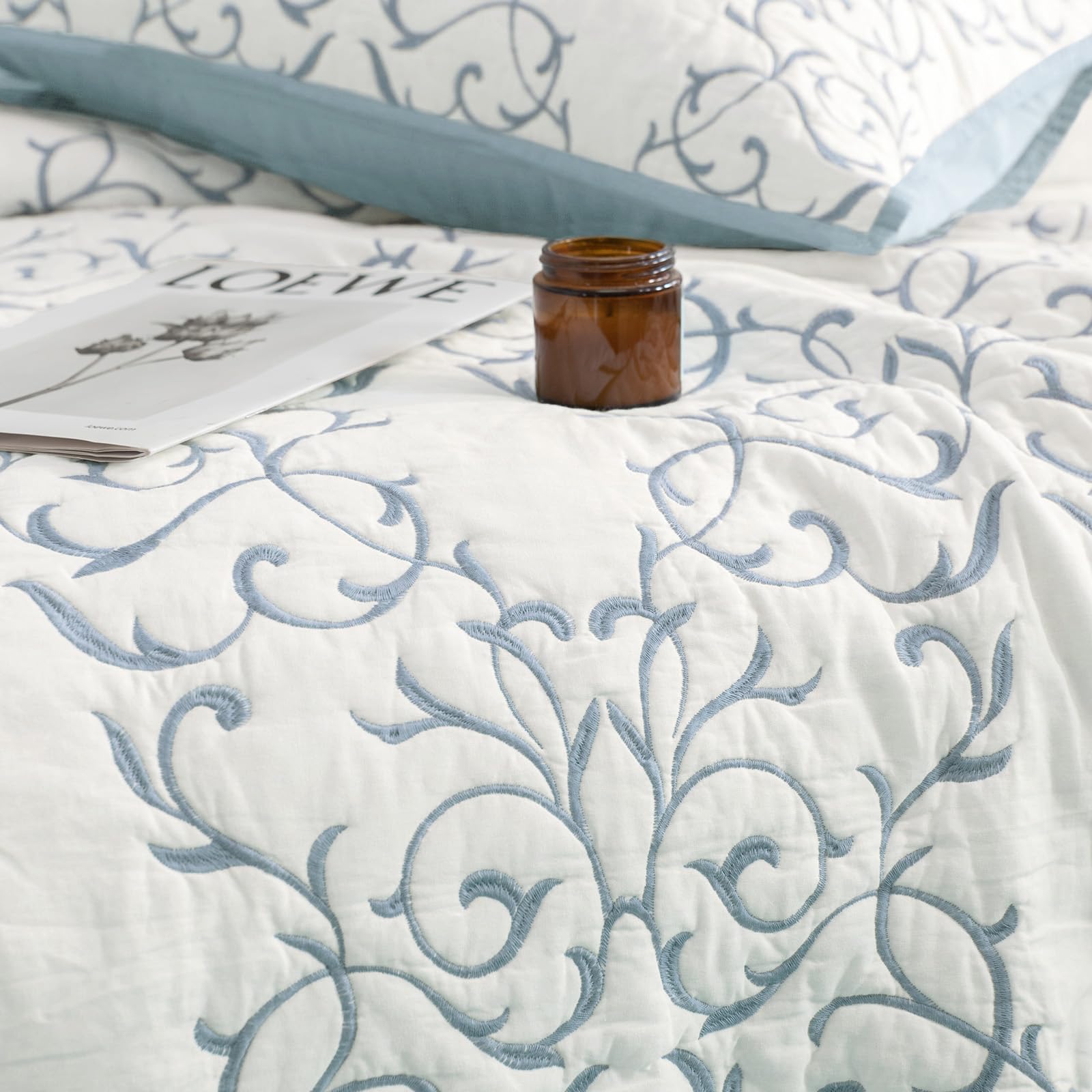 mixinni Quilt Light Blue Queen Size Reversible 3-Piece Embroidery Pattern Elegant Queen Size Bedspread Set,(1 Quilt,2 Pillow Shams)