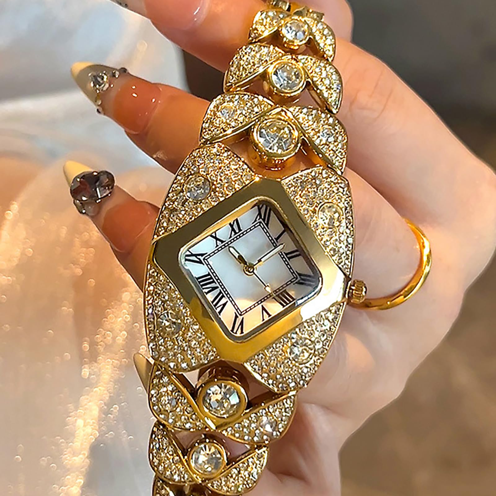 BESTKANG Elegant Women's Luxury Watch Rhombic Square Rhinestone Bracelet Roman Numerals Dial Quartz Watch Ladies Dress Analog Wrist Watches for Women (Gold White)