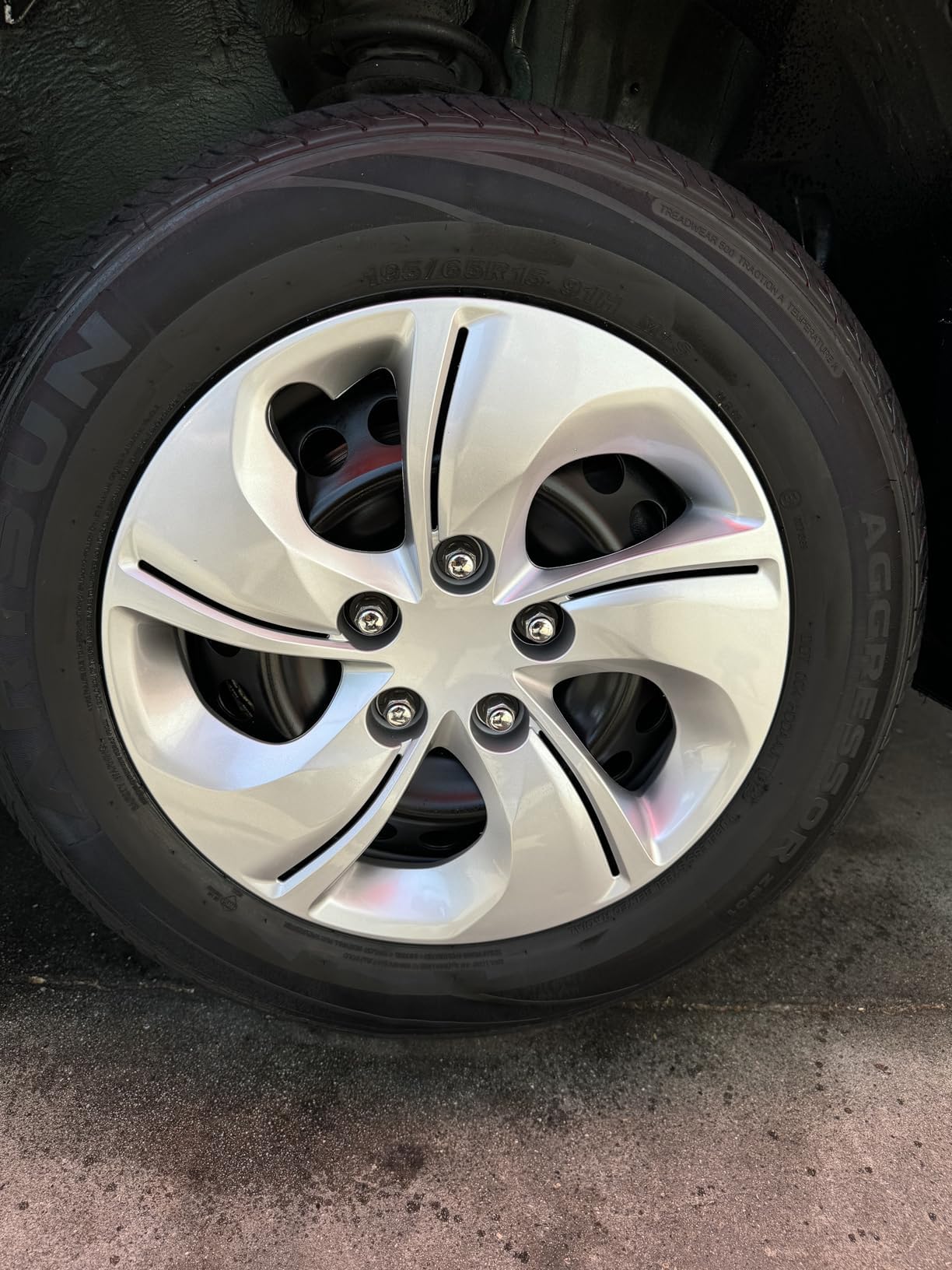 New Wheel Covers Hubcaps Fits 2013-2015 Honda Civic, 15 Inch; 5 Twisted Spoke; Silver Color; Plastic; Set of 4; Bolt On