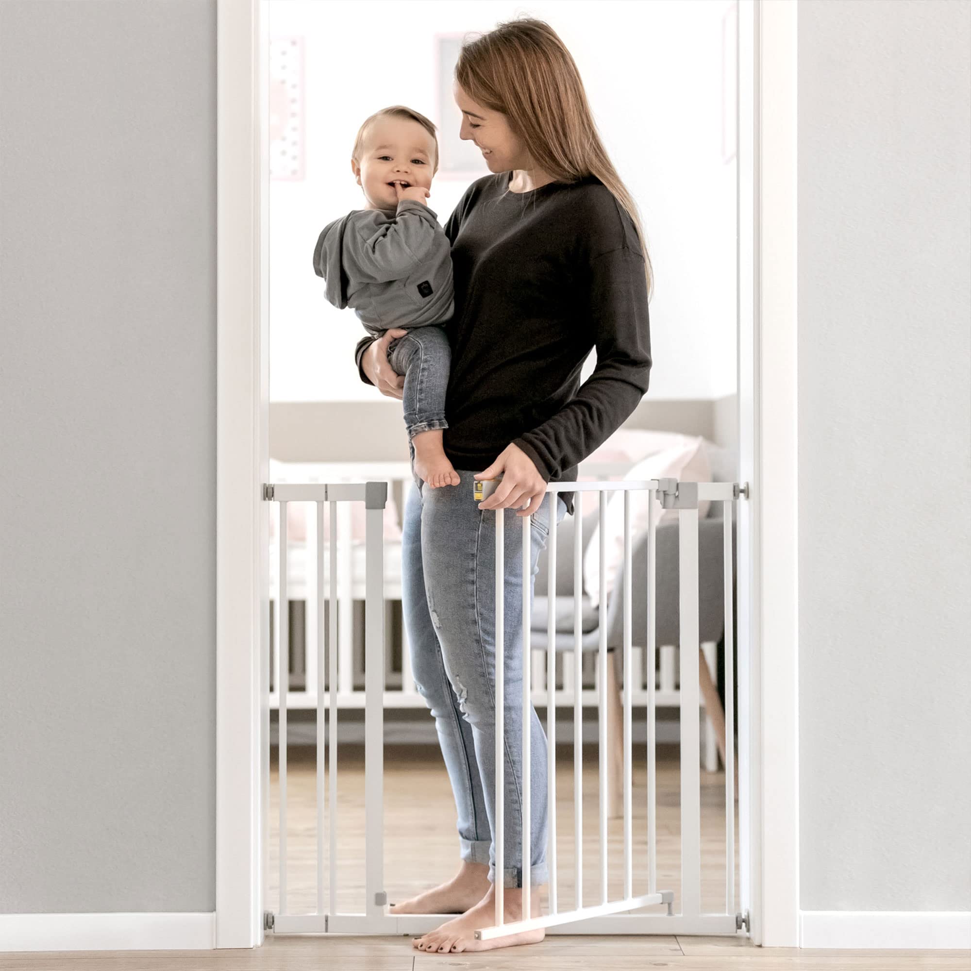 Hauck 59726 Open N Stop KD Pressure Fit Baby and Pet Safety Gate for 29 to 31" Wide Home Doorways, Stairways, or Hallways, White
