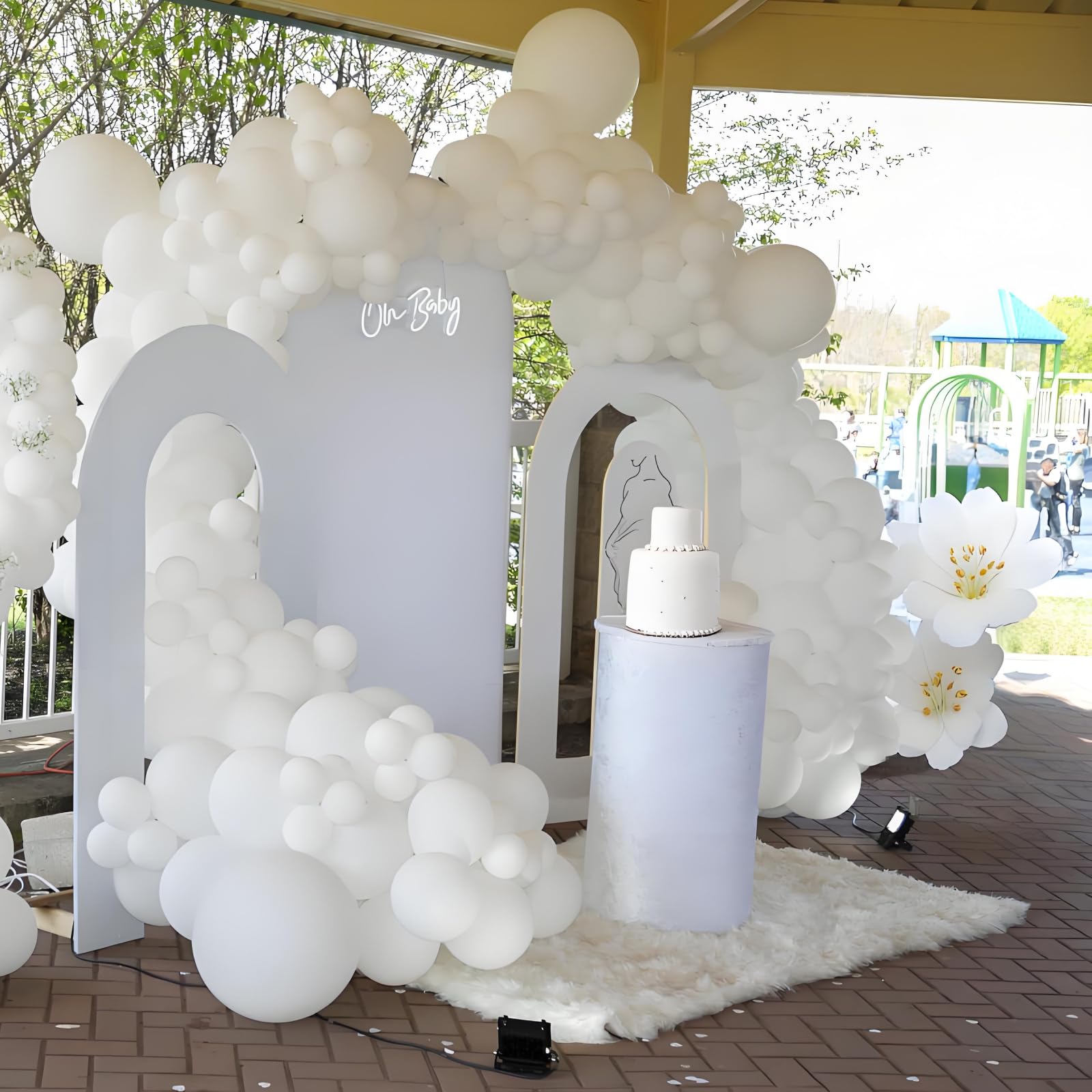 Zingnify White Balloons, 150 pcs Different Sizes Pack of 18 Inch 12 Inch 10 Inch 5 Inch Matte White Latex Balloons for Balloon Garland Balloon Arch as Birthday Party Wedding Decorations