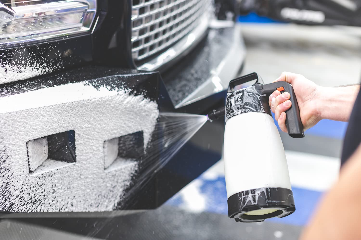 Goizper Group iK Sprayers - Foam Pro 2+ (Plus) Sprayer - Pump Spray Foamer with Schrader Valve - Professional Car Wash & Detailing, Dry/Wet Foam, Pressure Release Safety Valve, PVC Hoses (1.25 Liters)