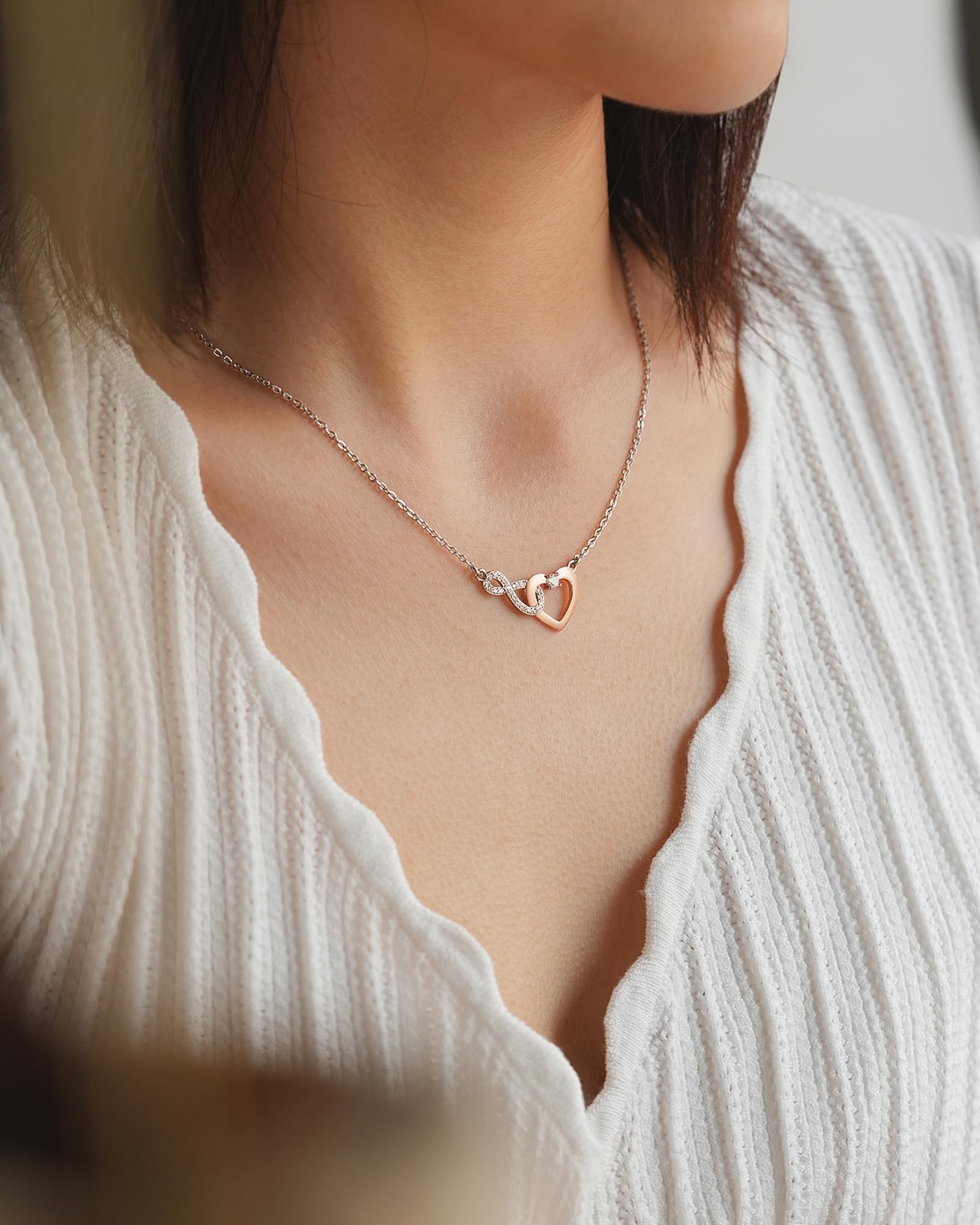 Shonyin Mother Daughter Necklace Mothers Day Gifts from Daughter Infinity Heart Pendant Necklace Jewelry for Women Mother in Law Mom Necklace Valentines Day Gifts for Mom Daughter