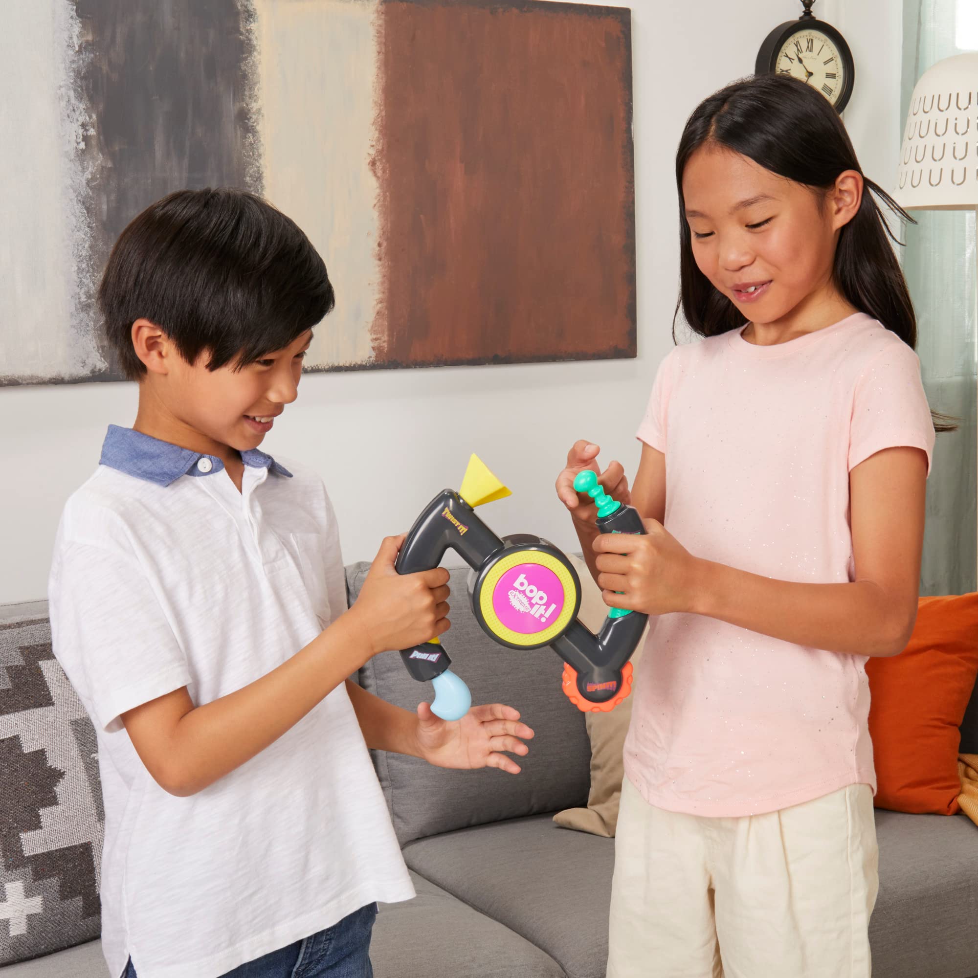 Hasbro Gaming Bop It! Extreme Electronic Game for 1 or More Players, Fun Party Interactive Game for Kids Ages 8+, 4 Modes Including One-On-One Mode