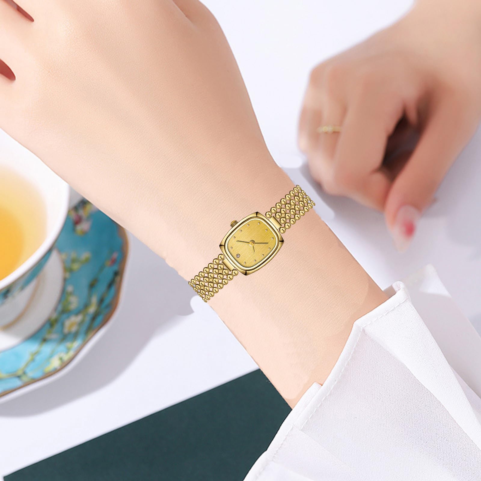 BESTKANG Gold Watches for Women Retro Ladies Quartz Wrist Watch Small Square Elegant Luxury Bracelet Women's Watch (Gold)