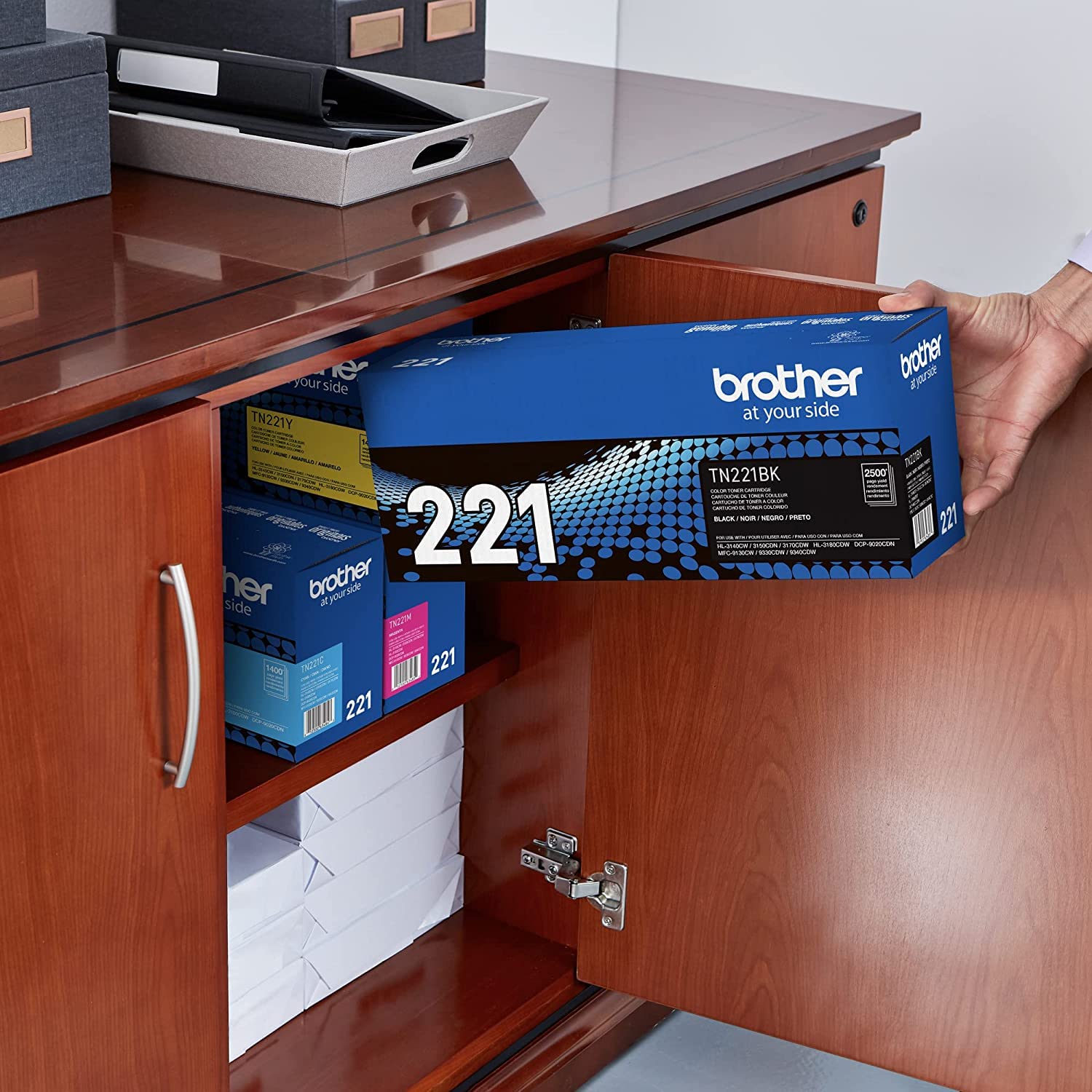 Brother TN-221BK TN-221C TN-221M TN-221Y DCP-9015 9020 HL-3140 3150 3170 3180 MFC-9130 9140 9330 9340 Toner Cartridge Set (Black Cyan Magenta Yellow, 4-Pack) in Retail Packaging