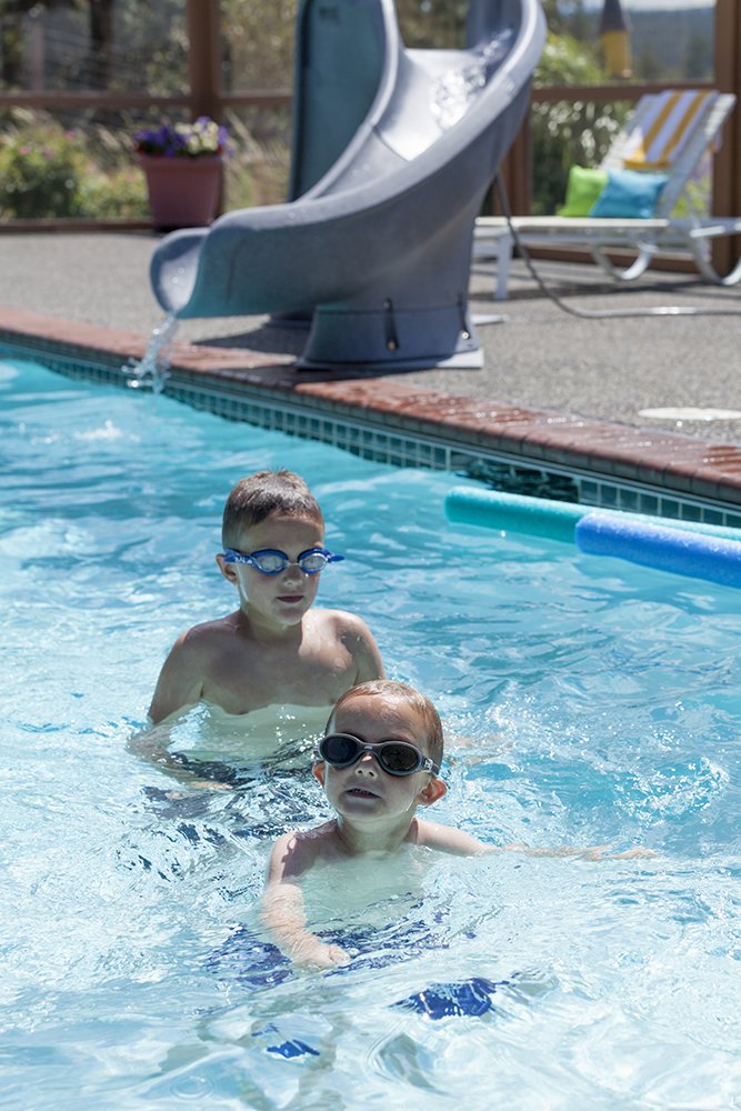 S.R. Smith 698-209-58124 Cyclone Right Curve Pool Slide, Gray Granite