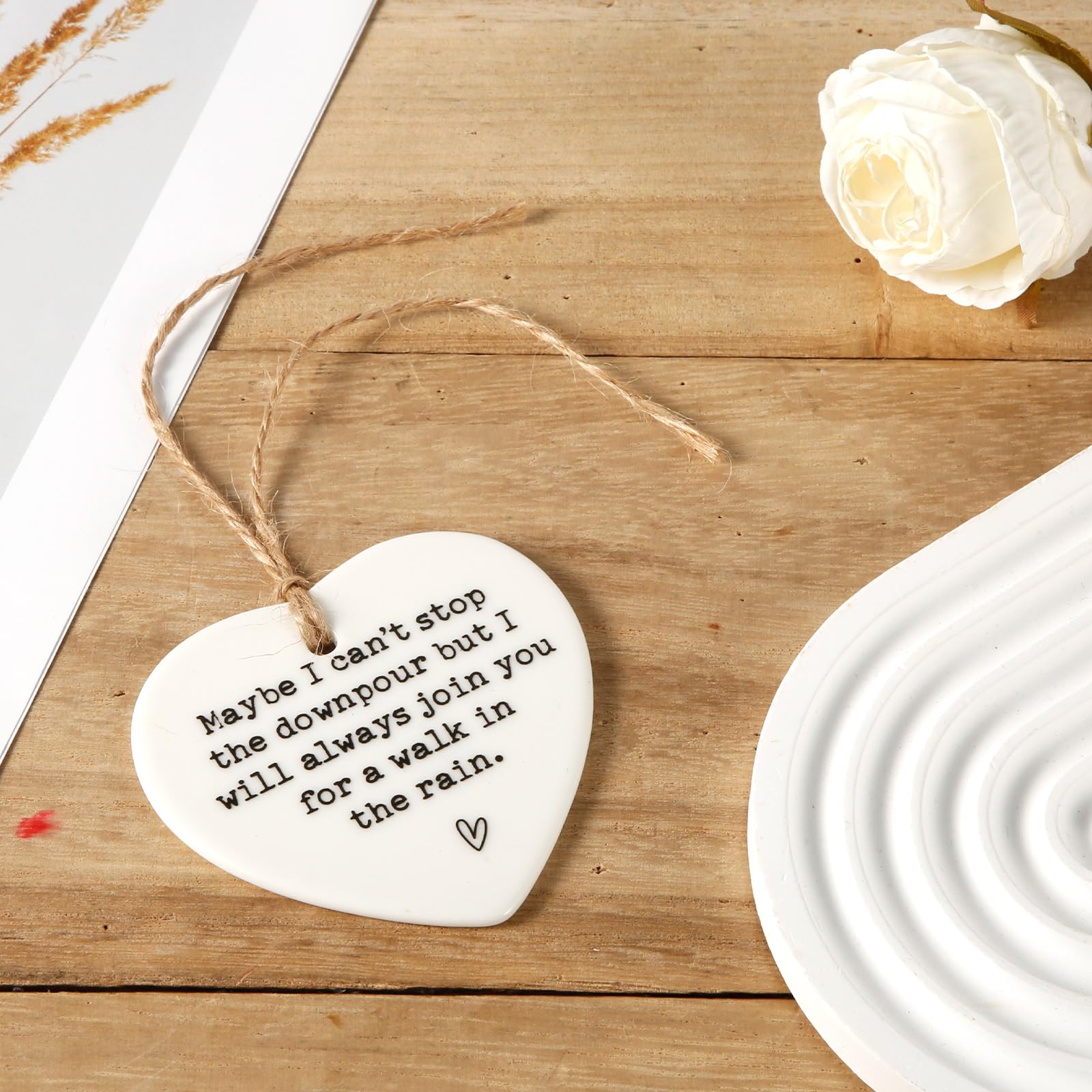 Maybe I Can't Stop the Downpour Plaque, Ceramic Heart Souvenir Hanging Friendship Plaque Crafts Friendship Gift Bestie/Sister Tough Time Gift Hang Sign Ornament for Wall Door Decor