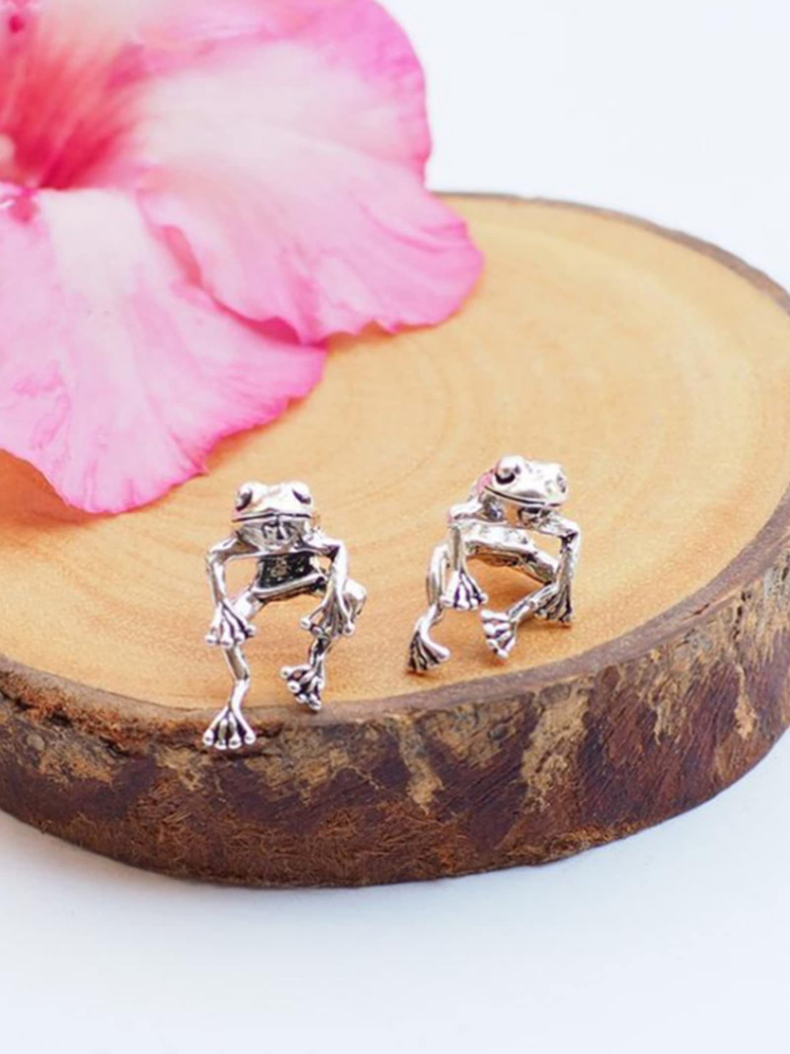 Silver Frog Earrings for Women Vintage Frogs Shaped Stud Earrings Funny Cute 3D Earrings Animal Earrings Jewelry Gifts