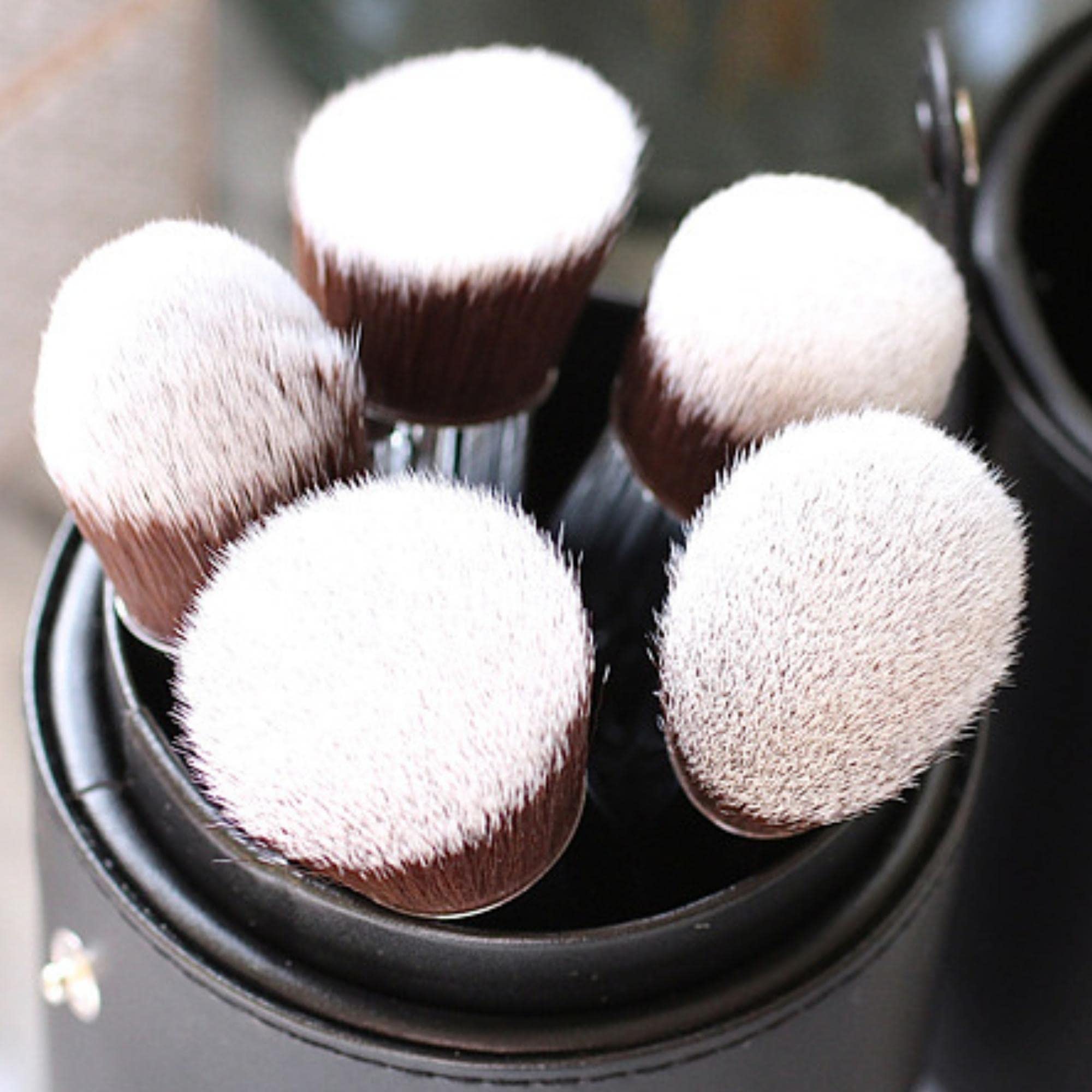 Beauty Junkees Angled Blush Brush for Cheeks – Bronzing Brush for Liquid, Cream, Mineral Powder Makeup Bronzer Contour Brush, Synthetic Kabuki Brush