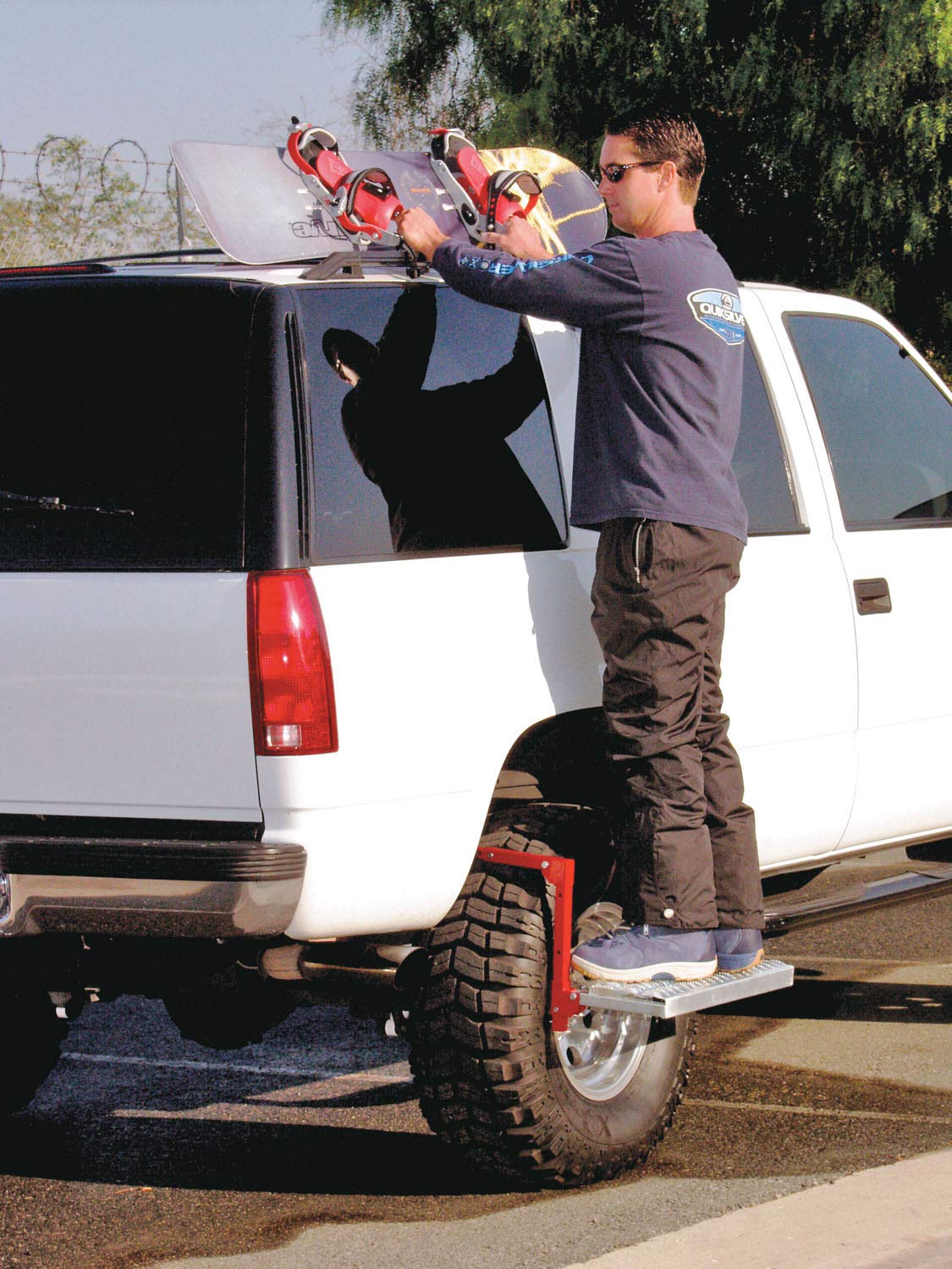 Powerbuilt Heavy Duty Tire Step for Truck, SUV, Non-Slip Steel Surface, Adjustable to Fit Tire, Fold Flat for Storage – 647596 Large, Black