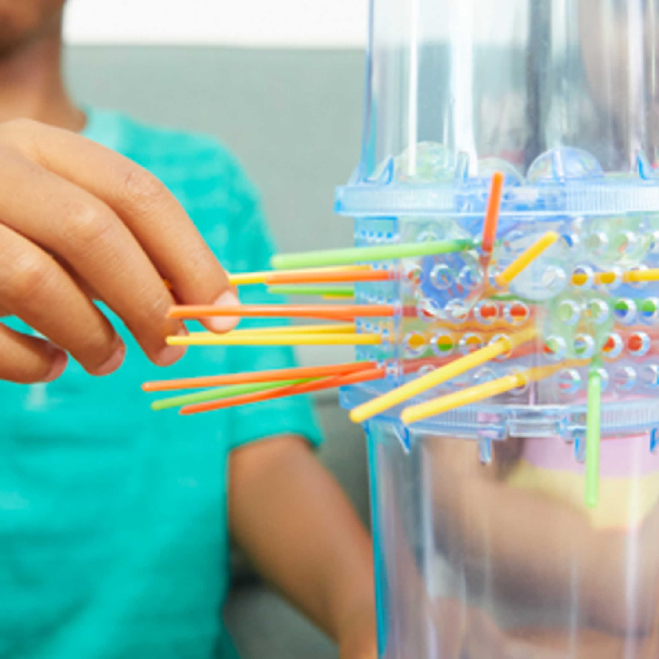 Mattel KerPlunk Kids Game, Easy-to-Learn Family Game for 2 to 4 Players, Don't Let The Marbles Fall