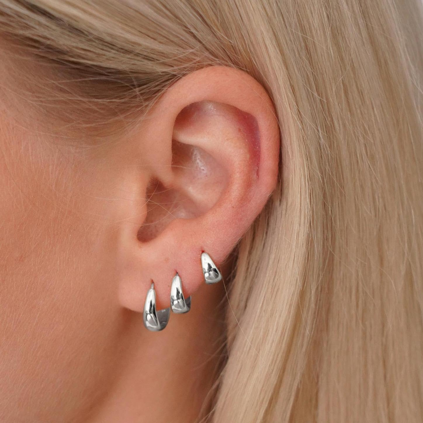 ASCOMY Hoop Earrings Set for Women Teen Silver Huggie Hoops Earrings 14K White Gold Plated 3 Pairs Chunky Circle Hoop Buckle Earrings Set Lightweight Hypoallergenic Gifts for Women Girls