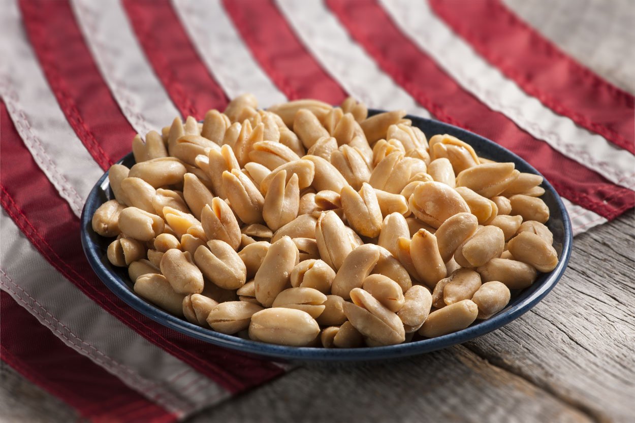 The Peanut Shop of Williamsburg Gourmet Handcooked Salted Peanuts (32 Ounce) Peanuts Handcooked in Golden Peanut Oil, Gourmet Peanuts Virginia Peanuts Gift