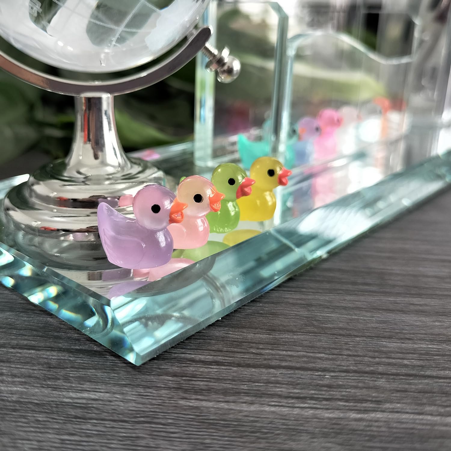 Cidinge 100 Pcs Luminous Mini Resin Ducks Tiny Glow in The Dark Duck Micro Garden Landscape Potted Plants Decoration Aquarium Dollhouse Ornament for Family Crafts Decor