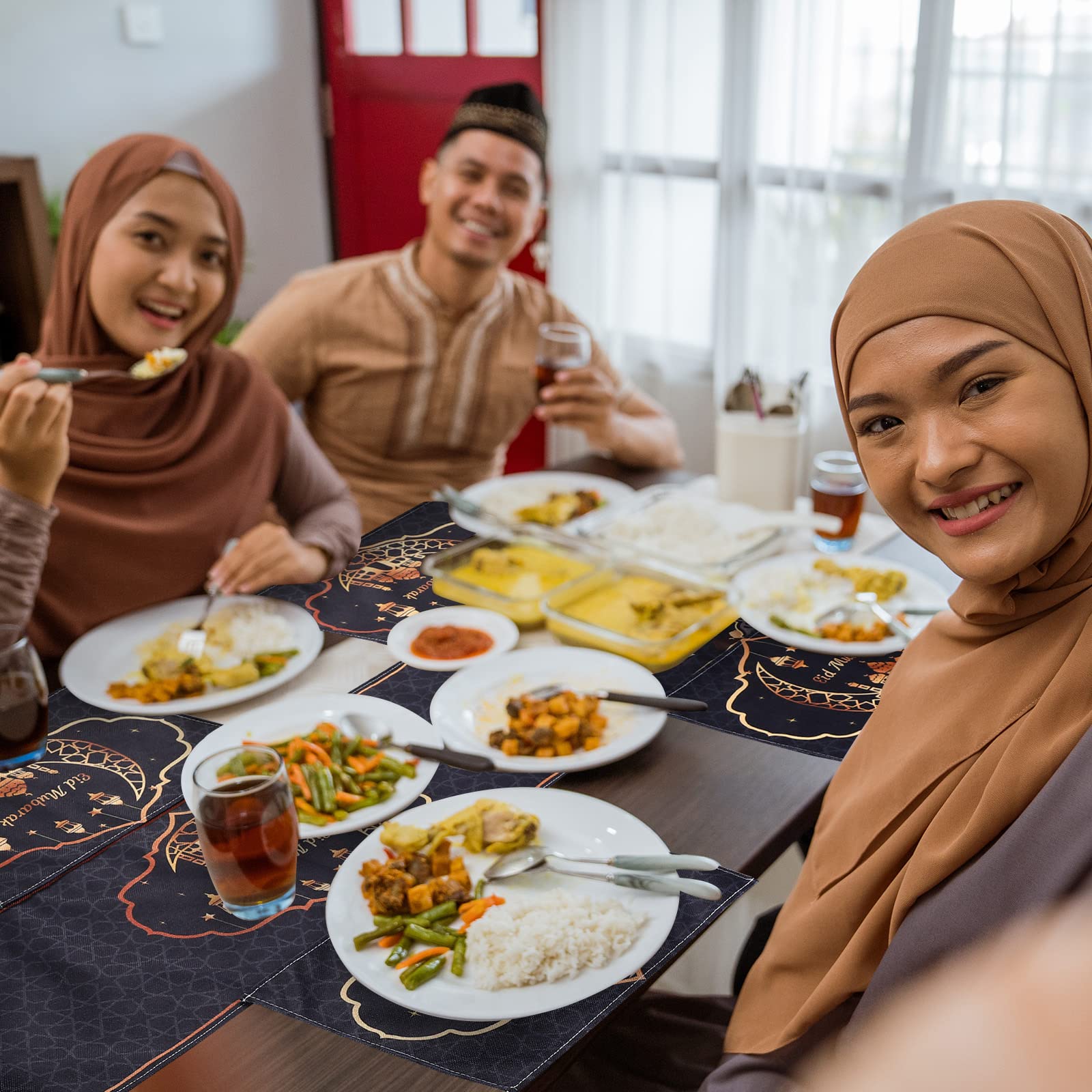 7 Pieces Eid Mubarak Table Runner and Placemats Ramadan Table Runner Table Mats Golden Star Moon Eid Al-Fitr Ramadan Mubarak Party Home Dinning Room Table Decorations (Black and Gold)