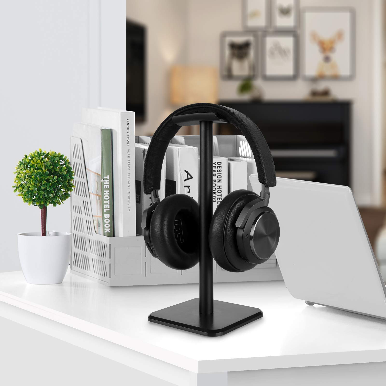 Geekria Aluminum Alloy Headphone Stand for Over-Ear Headphones, Gaming Headset Holder, Desk Display Hanger with Solid Heavy Base Compatible with Bose QC35, Studio3 (Black)