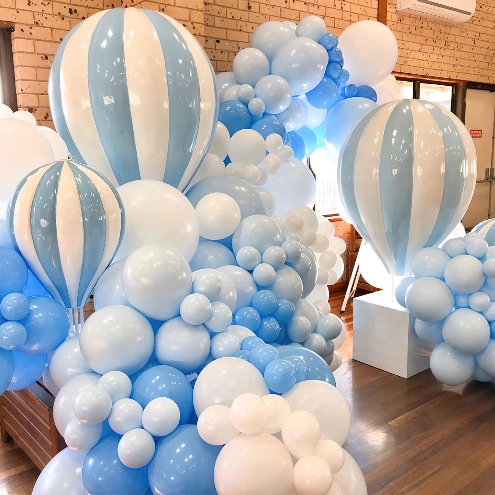 PartyWoo Blue Balloons 123 pcs Sky Blue Balloons Different Sizes Pack of 18 12 10 5 Inch Baby Blue Balloon Arch Kit Balloon Garland for Birthday Graduation Boys Baby Shower Party Decorations Blue-Y20