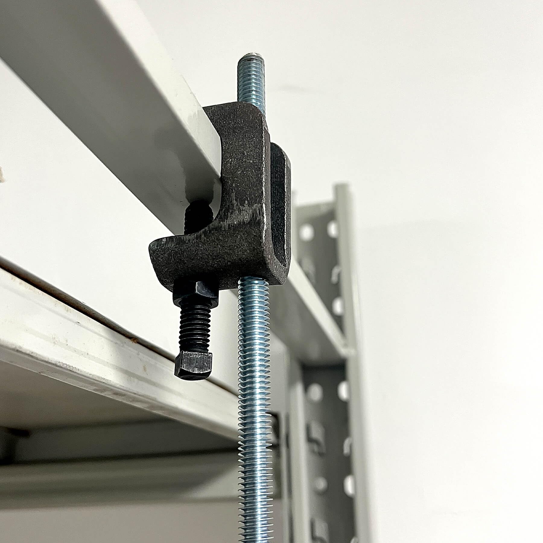 NIDAYE 3/8"-16 Pressed Steel Reversible C-Type Beam Clamp, Structural Attachment to Top Flange of Metal Beams, Channel, or Angle Iron, Max jaw opening: 3/4", Max Load 610lbs