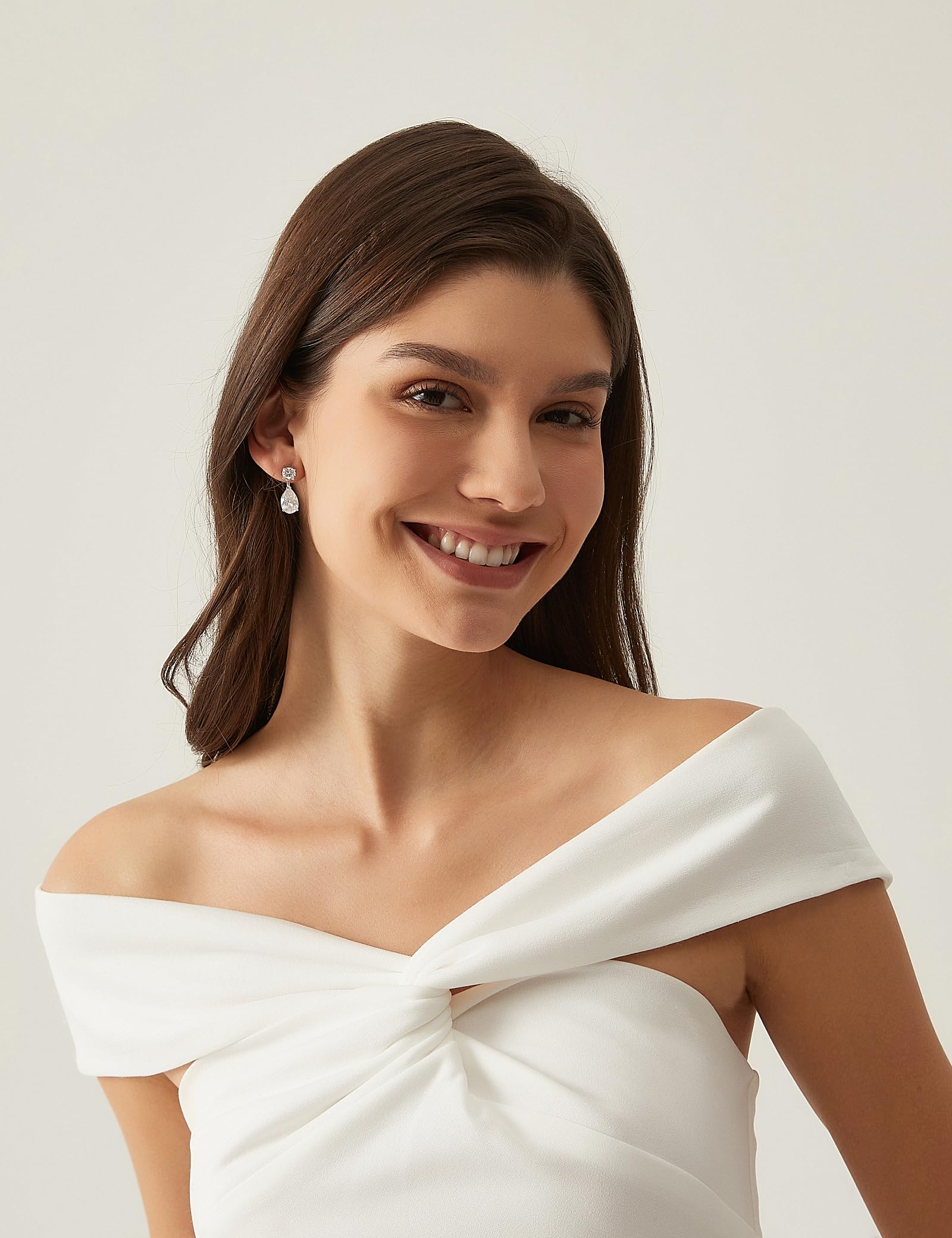 EAMTI Teardrop Bridal Earrings for Women Cubic Zirconia Dangle Crystal Wedding Earrings 925 Sterling Silver Post Pear Cut Dangle Earring for Bride Bridesmaid