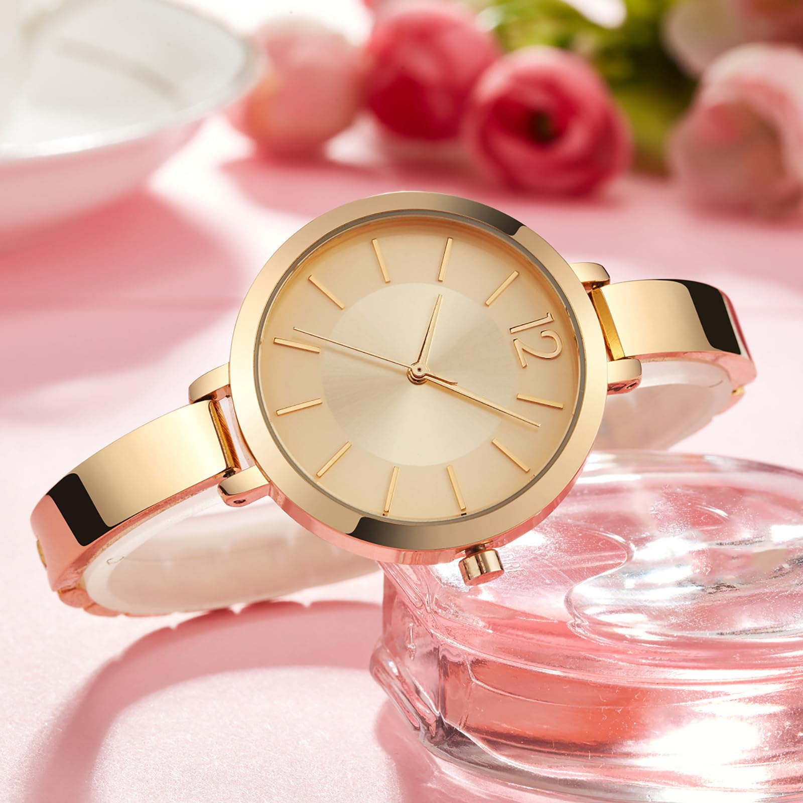 BESTKANG Elegant Minimalist Women's Stainless Steel Bracelet Watch - Sleek and Stylish Analog Quartz Wristwatch (Gold)