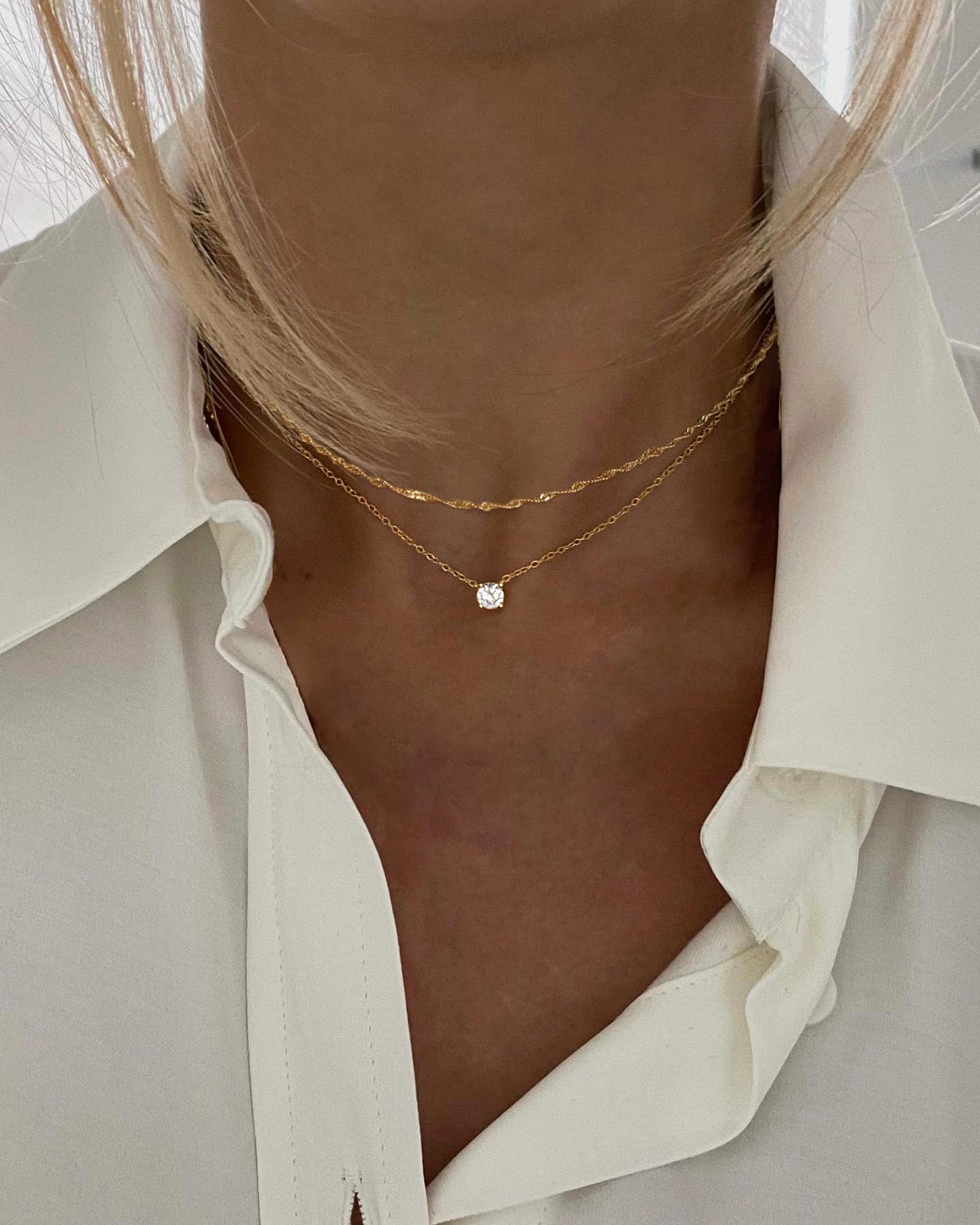 Tewiky Gold Necklace, Dainty Gold Layered Gold Plated Diamond Necklaces Simple CZ Solitaire Pendant Necklace Cute Gold Cubic Zirconia Chain Choker for Women Trendys Gold Jewelry Gift