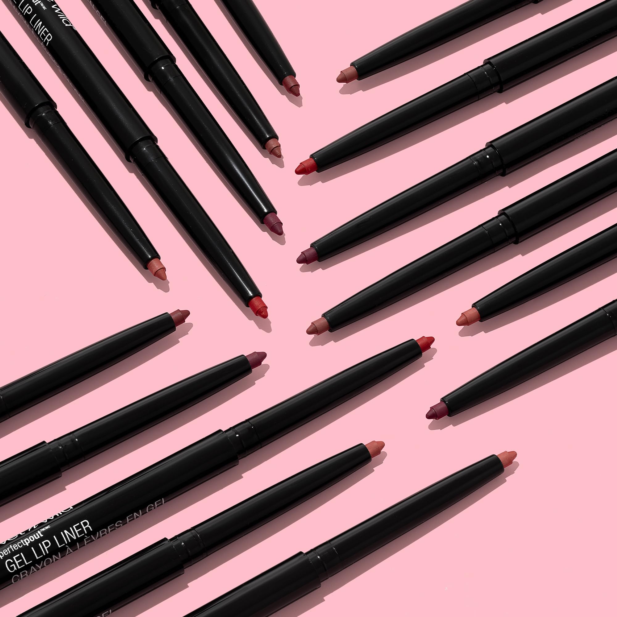 wet n wild Perfect Pout Matte Retractable Gel Lip Liner Pencil, Rich Creamy Long Lasting Color, Well-Defined and Flawless Application, Vegan & Cruelty-Free - Purple Lay Down the Mauves