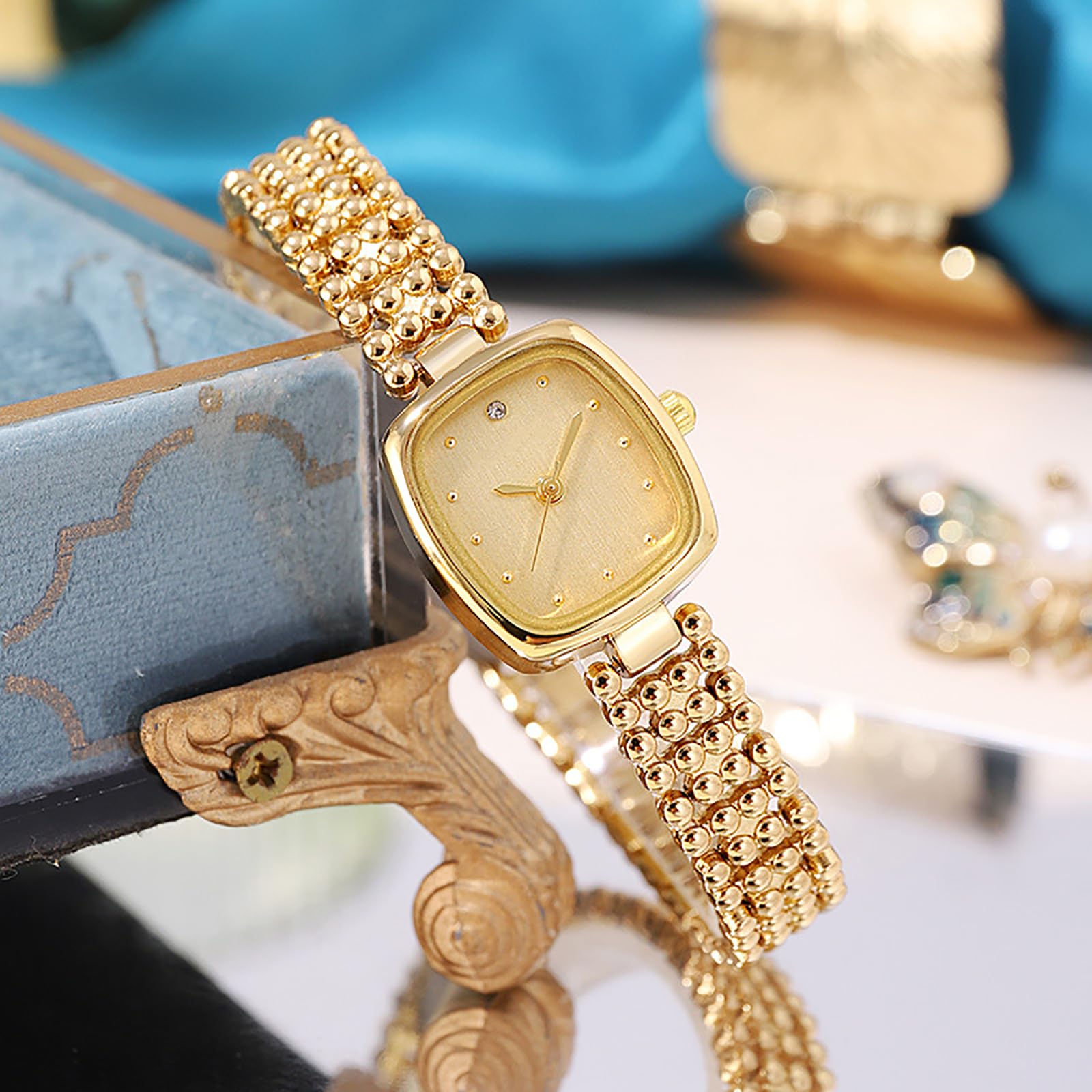 BESTKANG Gold Watches for Women Retro Ladies Quartz Wrist Watch Small Square Elegant Luxury Bracelet Women's Watch (Gold)